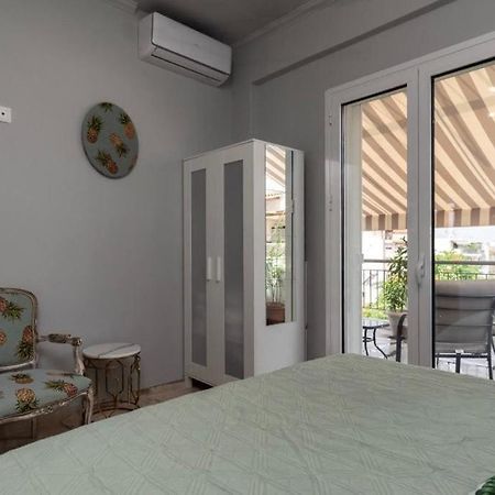 Artistic Apt In Vibrant Gazi With Large Terrace By Ghh Athena Bagian luar foto