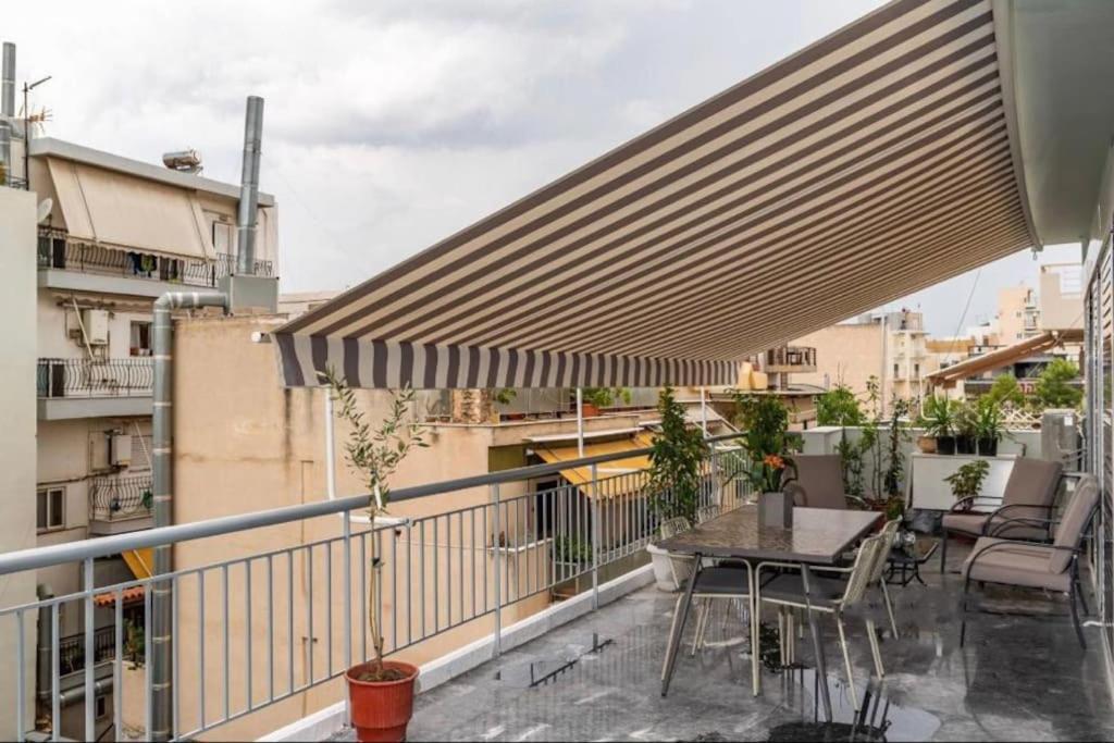 Artistic Apt In Vibrant Gazi With Large Terrace By Ghh Athena Bagian luar foto