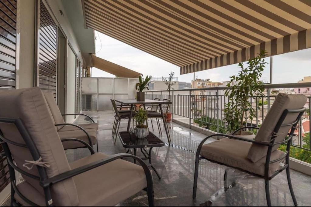 Artistic Apt In Vibrant Gazi With Large Terrace By Ghh Athena Bagian luar foto
