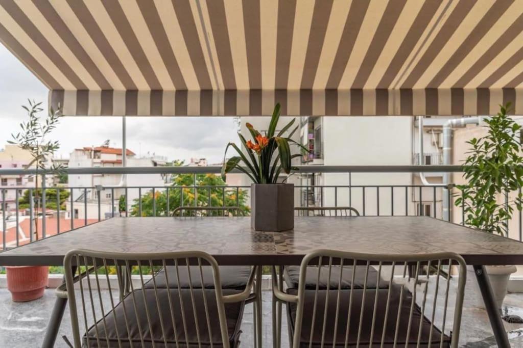 Artistic Apt In Vibrant Gazi With Large Terrace By Ghh Athena Bagian luar foto